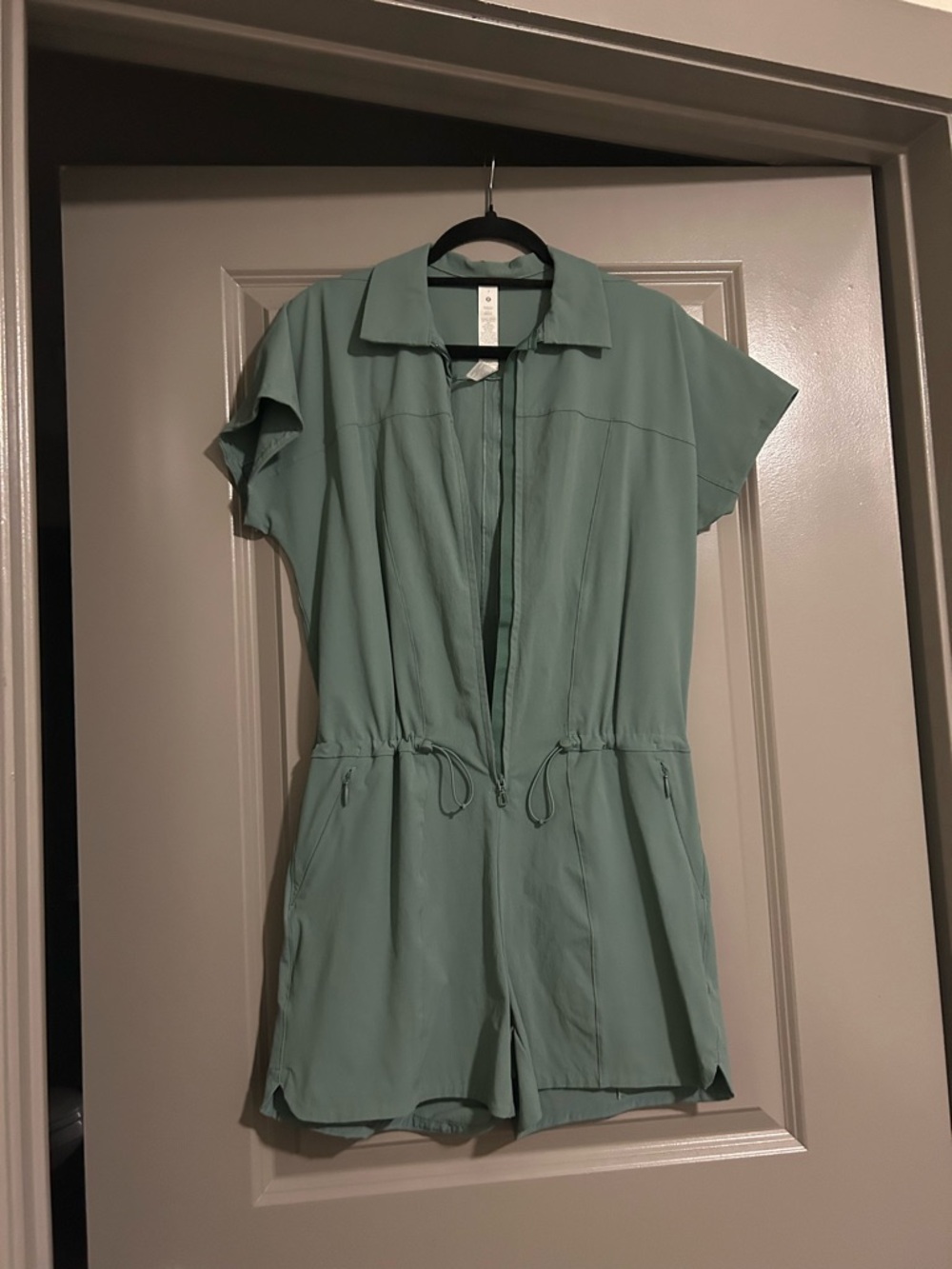 lululemon athletica sage green zip-front top